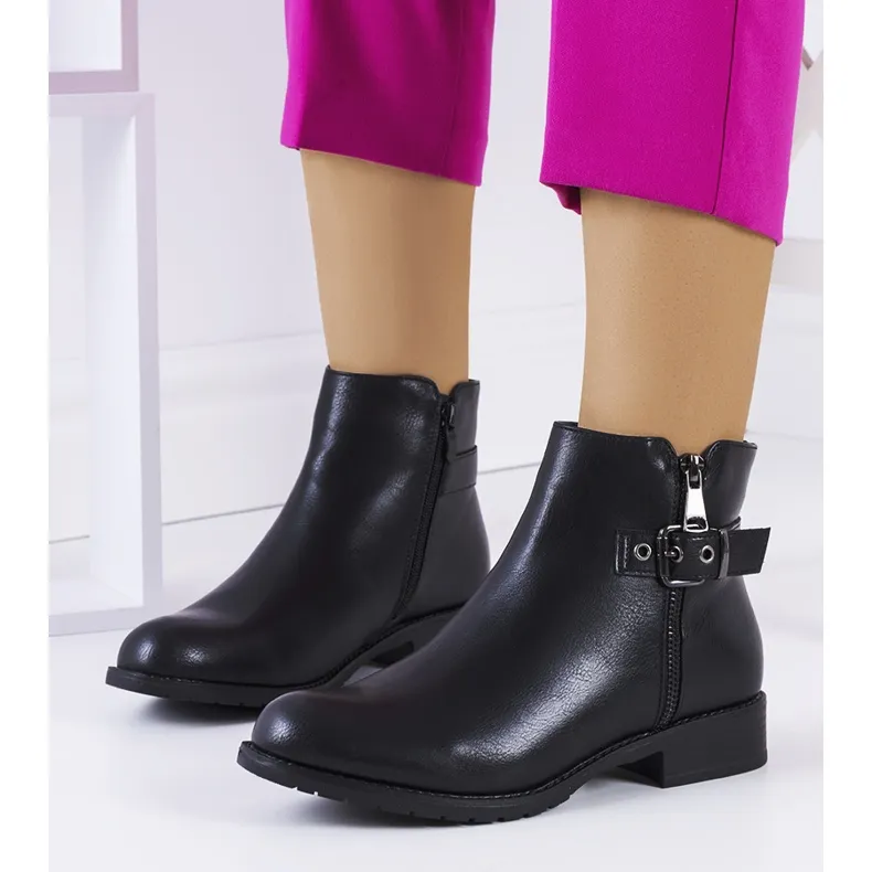 Black classic Manila boots