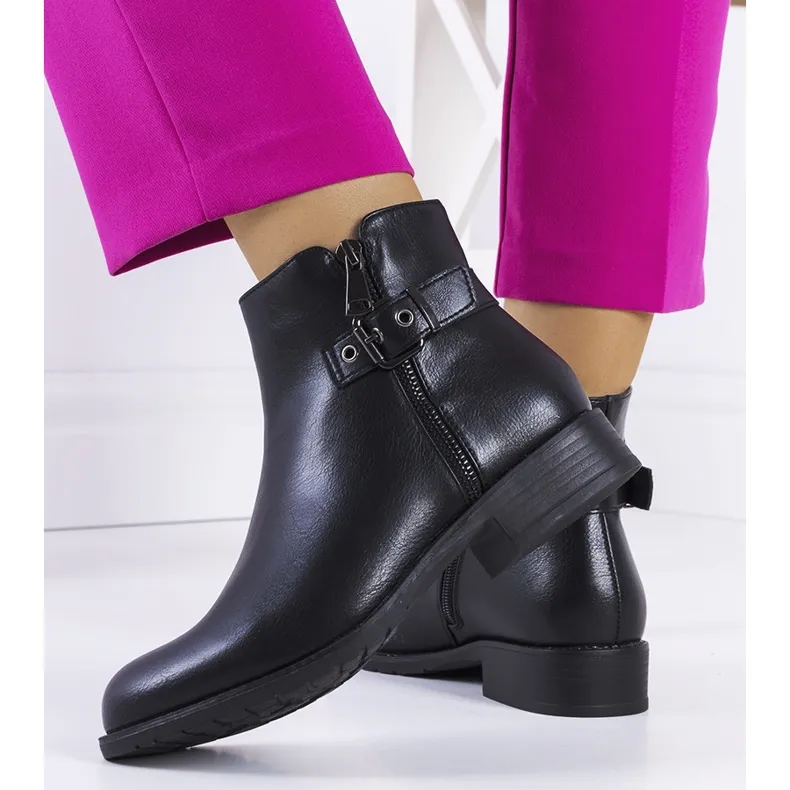 Black classic Manila boots