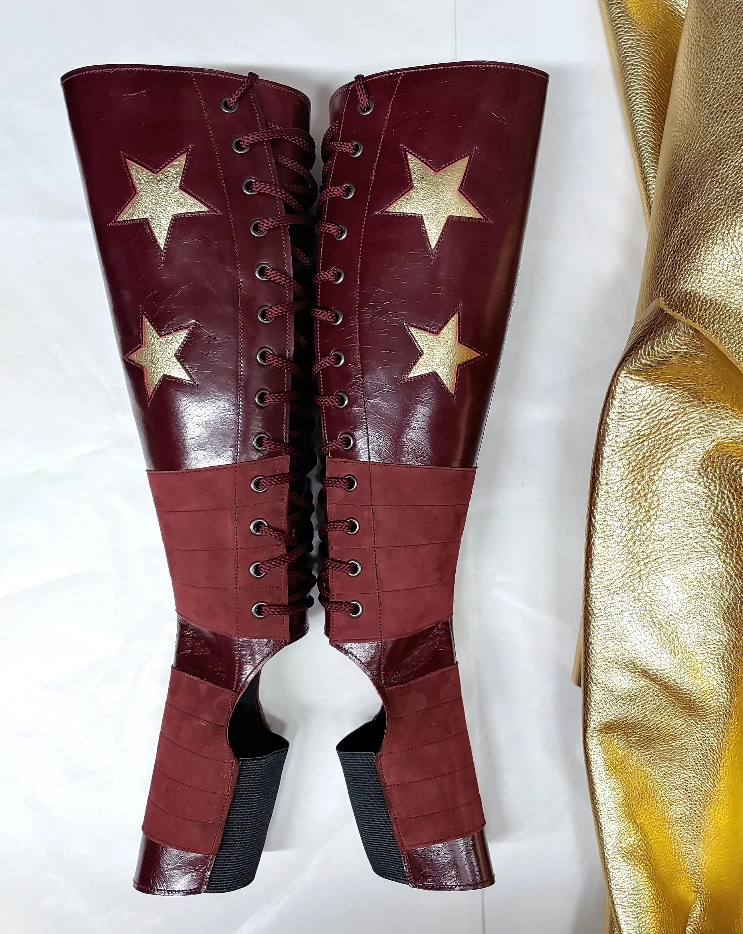 BURGUNDY Leather Aerial boots w/ Suede Grip + GOLD STARS