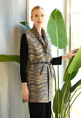 Electric Pleated Sleeveless Printed Jacket