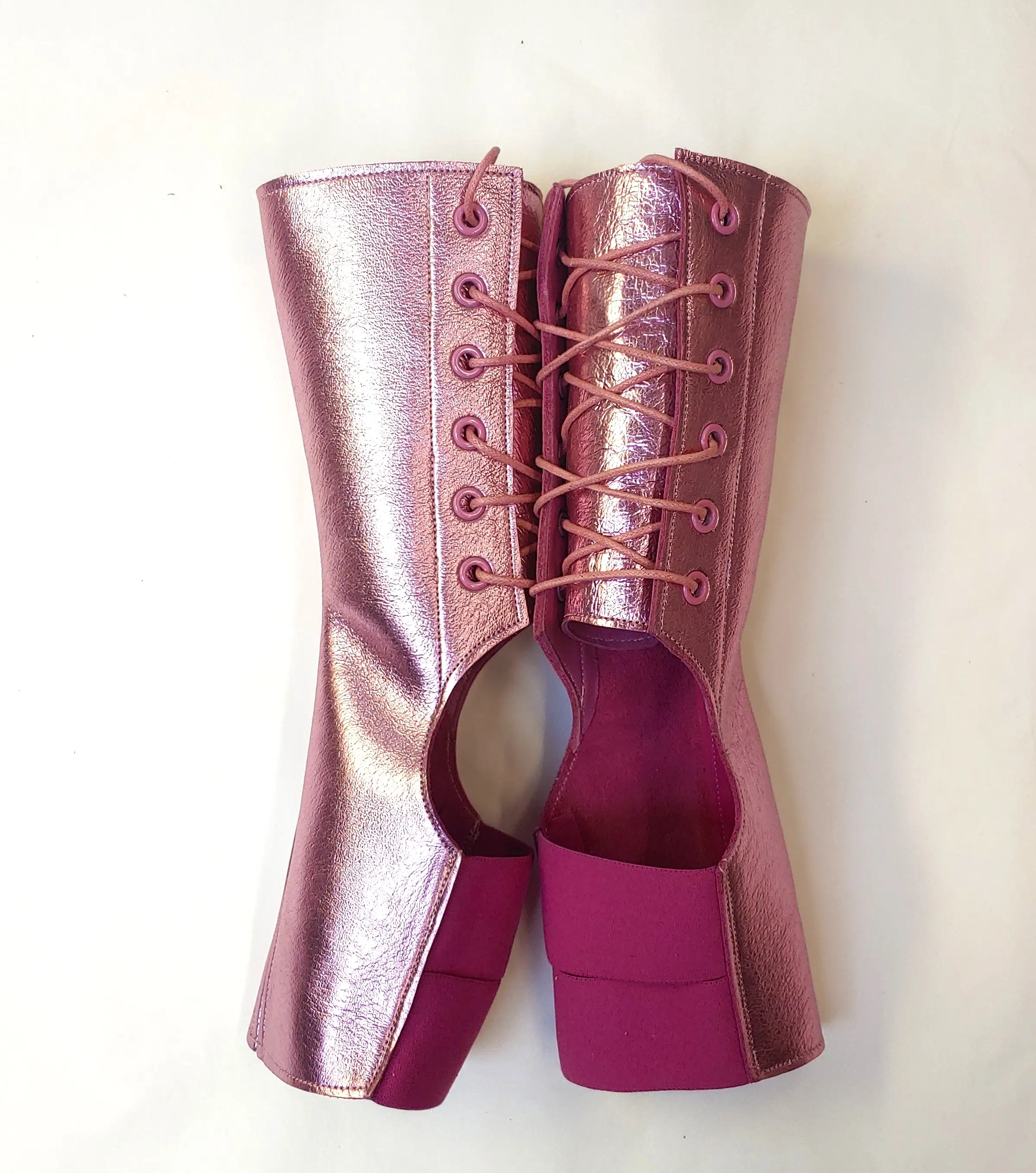 Short Aerial boots in PINK Metallic