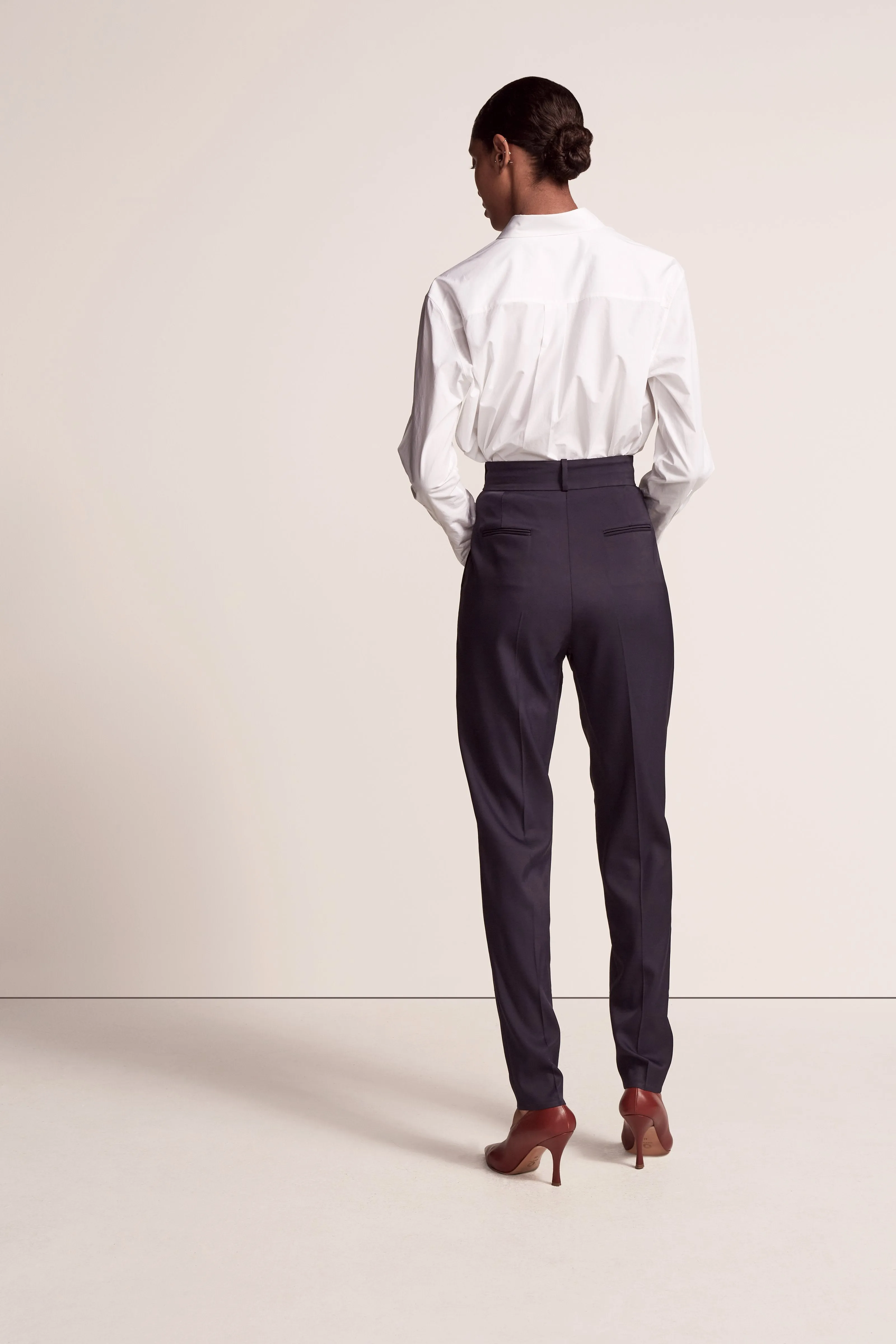 Single-Pleat Pant