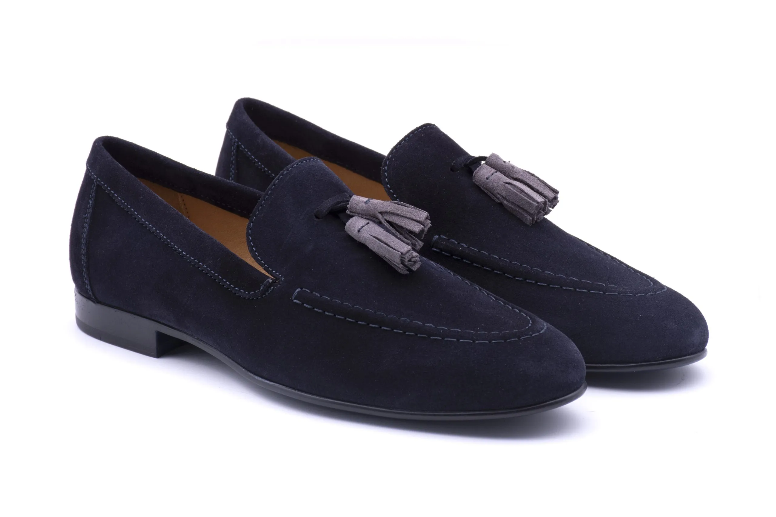 Suede loafer with tassels