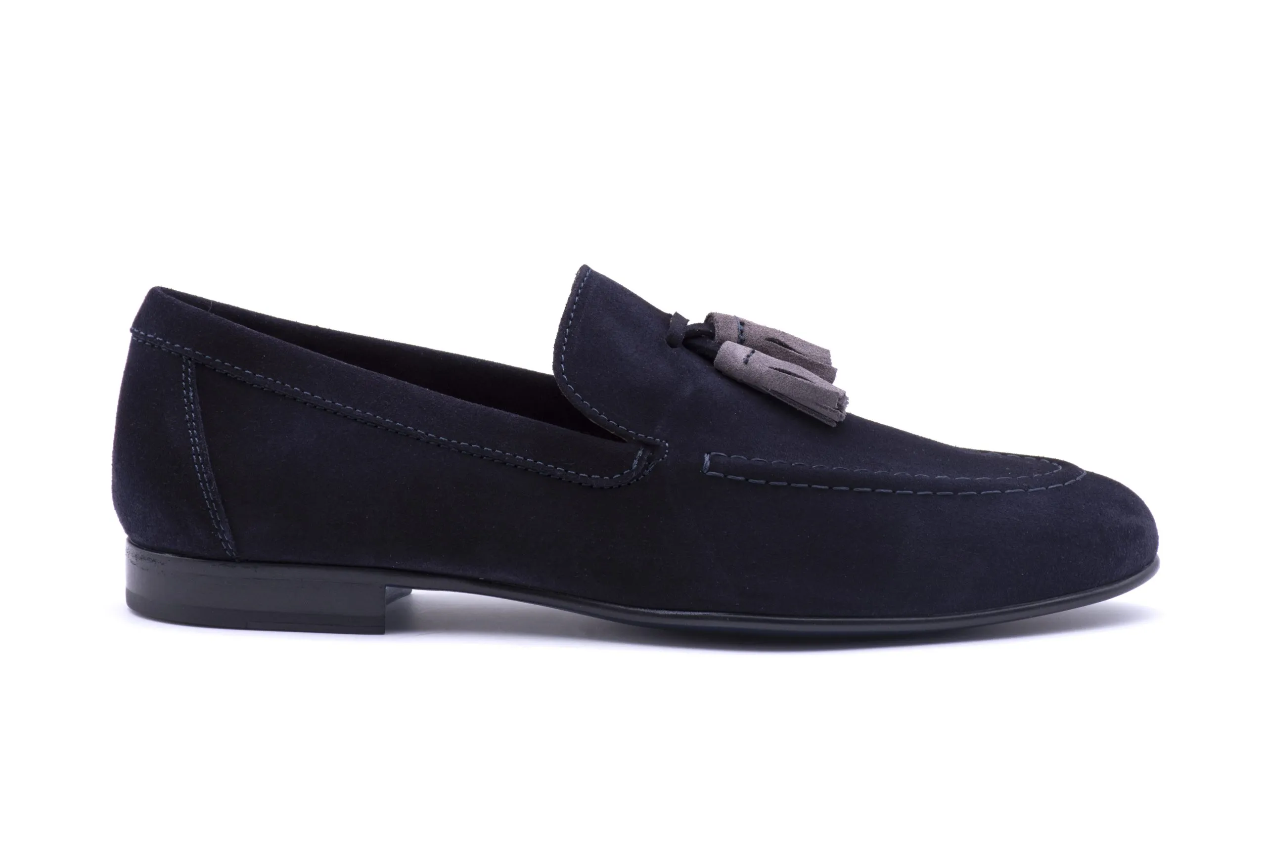 Suede loafer with tassels