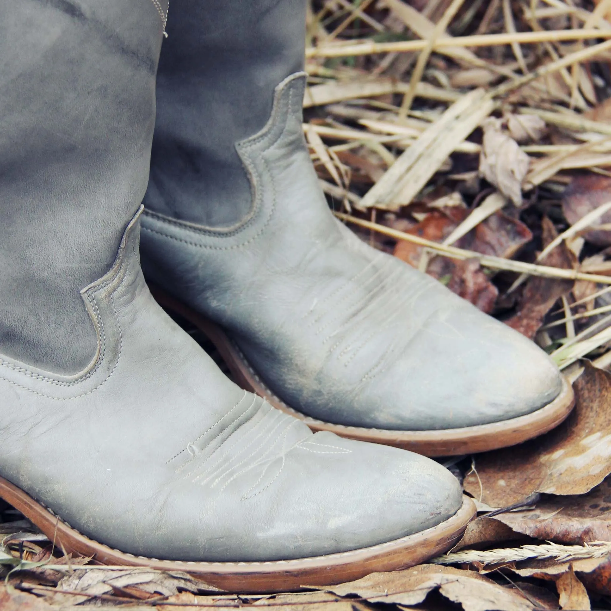 Vintage Gray Dingo Boots